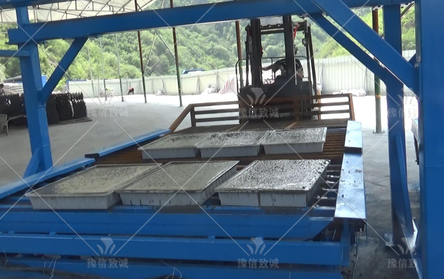 小型預(yù)制件生產(chǎn)線